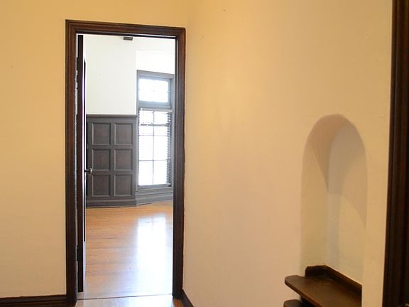 2nd image of 421 N Sycamore Ave APT 7
