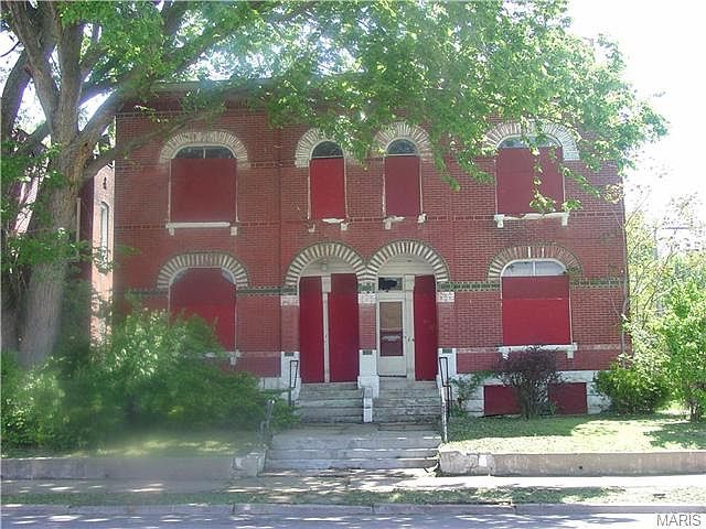 2nd image of 1322-1326 N Euclid Ave