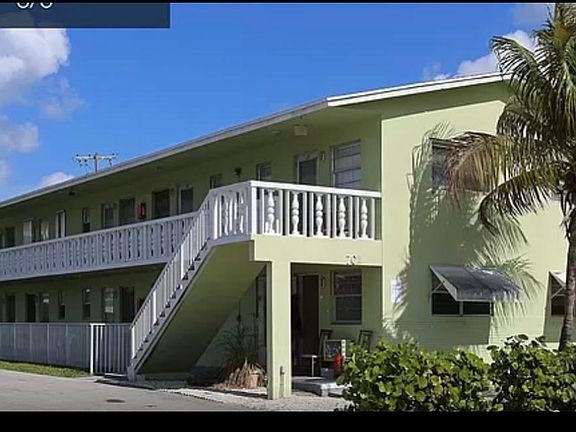 4th image of 702 N L St APT 11