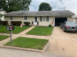 1517 Julie Dr, Bloomington, IL