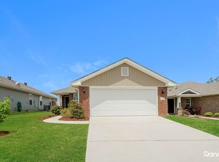 335 Village Dr, Calera, AL 35040