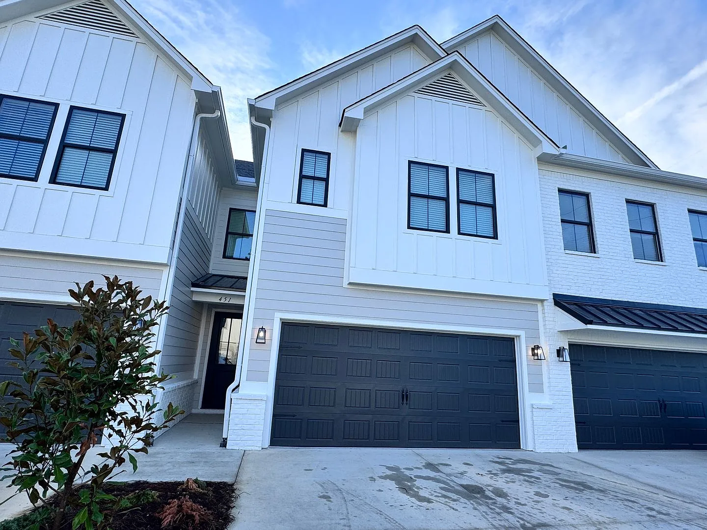 3BR/3.5BA For Rent — Photo 1