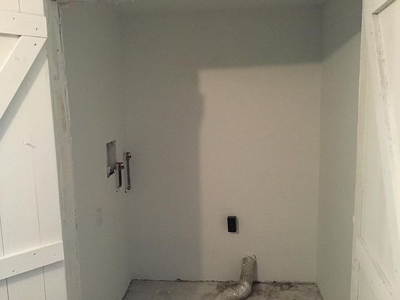 2nd image of 522 Willow Way