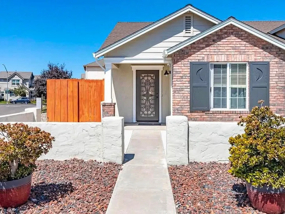 5701 Dainty Ct