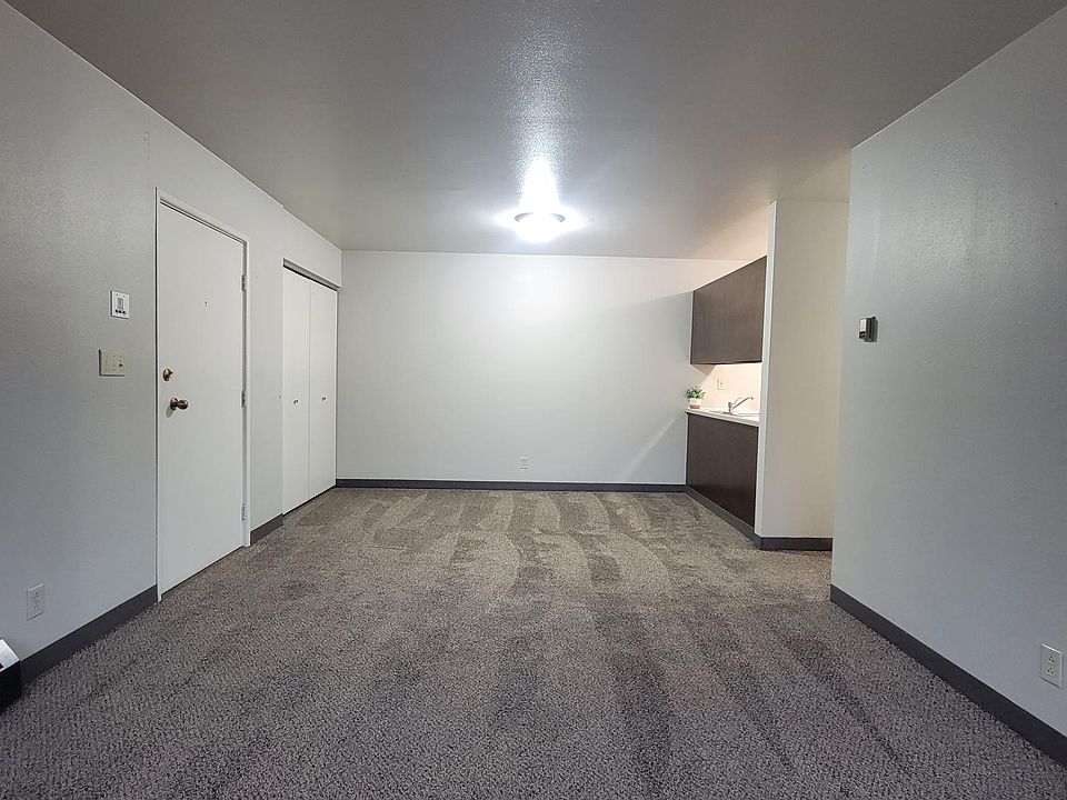 1st image of 1621 7th St N #22