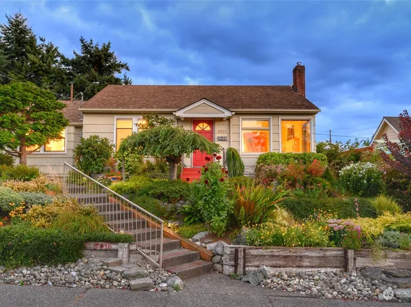 2015 10th Street, Anacortes, WA 98221