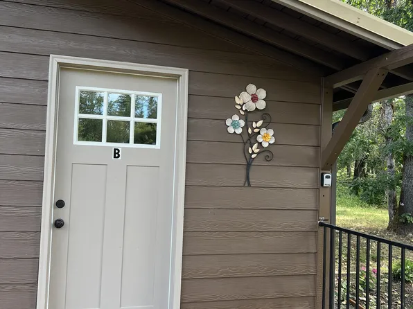 8401 Riverbanks Road - B, 8401 Riverbanks Rd, Grants Pass, OR 97527