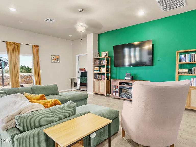 12061 Hidden Gardens Pl — Photo 4