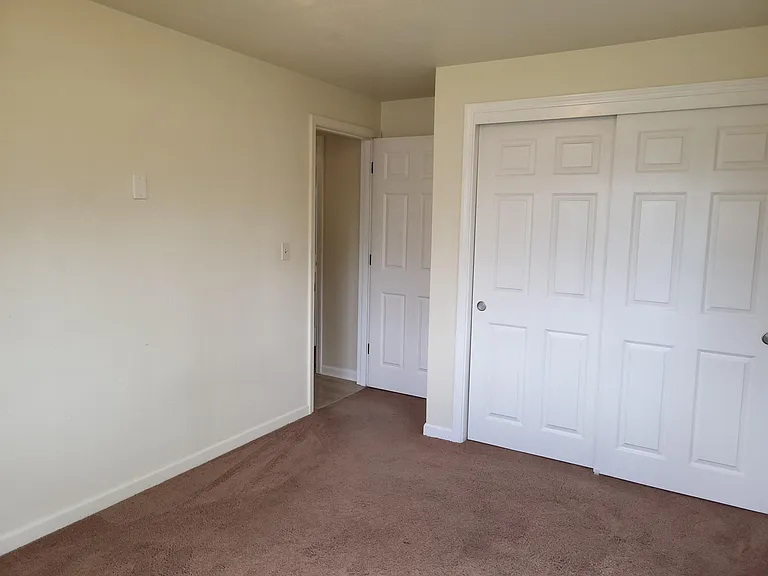 1585 Bogart Ln — Photo 29