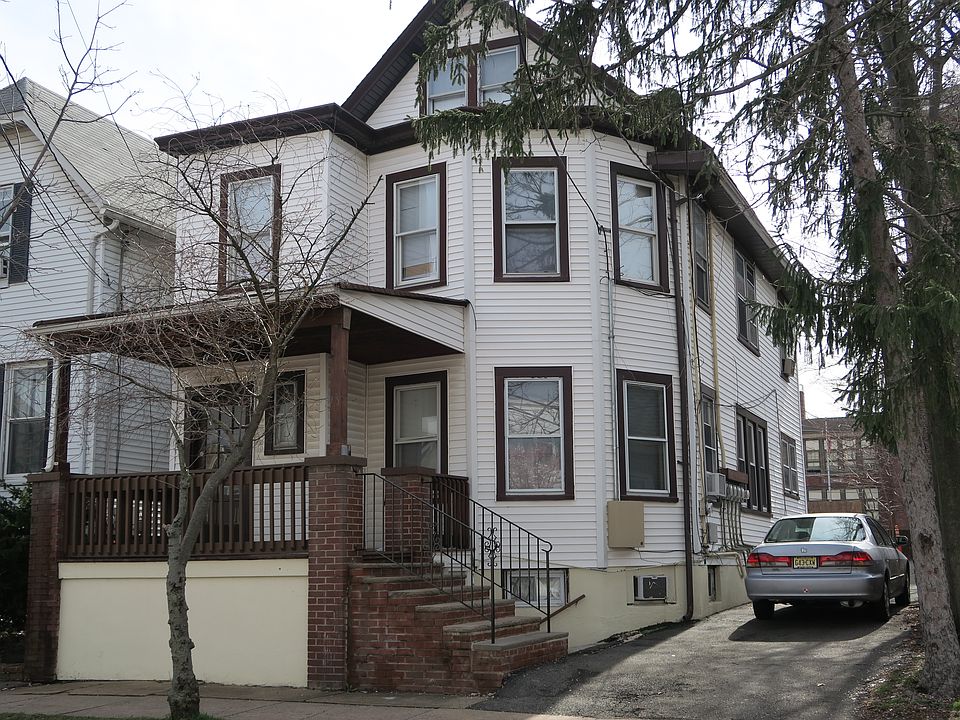 2nd image of 70 Morrell St