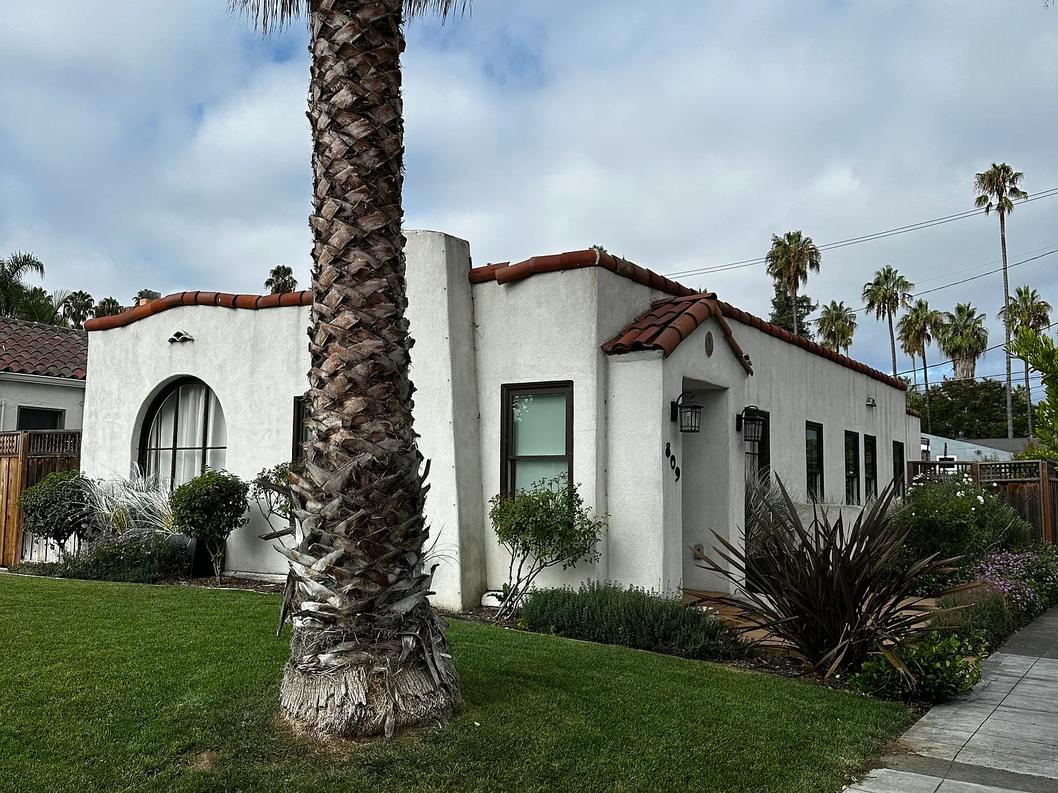 3 bed, 1774 sqft, $6,000 — Photo 1