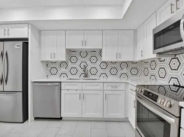 7786 Lakeside Boulevard #623, Boca Raton, FL 33434