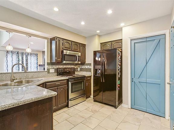 5th image of 140 Cypress Grove Ct APT 95