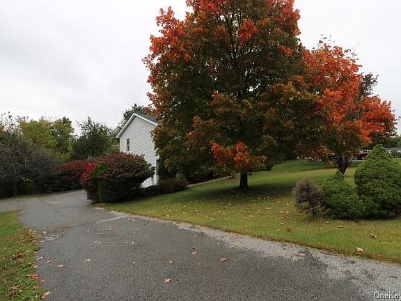 5th image of 8 Ohio Dr