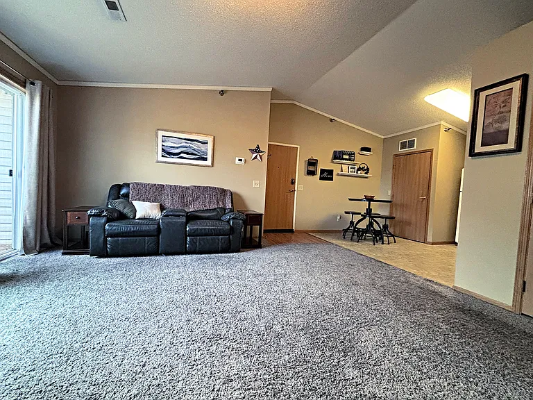7430 S Louise Ave #301 — Photo 8