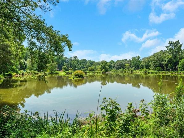 615 Spruce Dr, Pine Lake, GA 30072