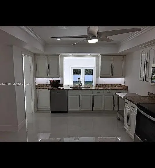 12251 SW 82nd Ave #0 — Photo 11