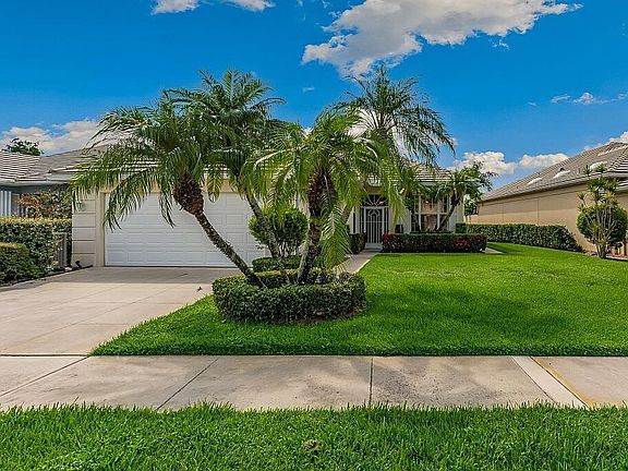 5th image of 337 NW Bentley Cir