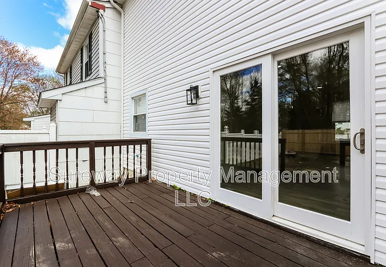37 Berkshire Rd — Photo 13