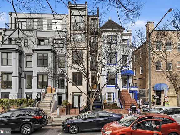 3rd image of 2713 Ontario Rd NW APT 5