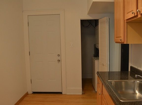 3rd image of 2113 W Giddings St #1