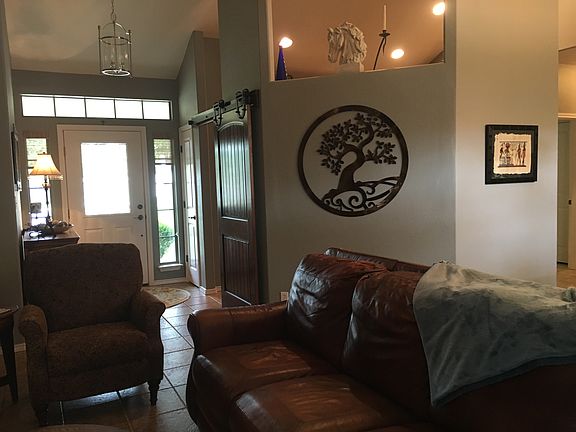 2nd image of 127 Caribou Ln