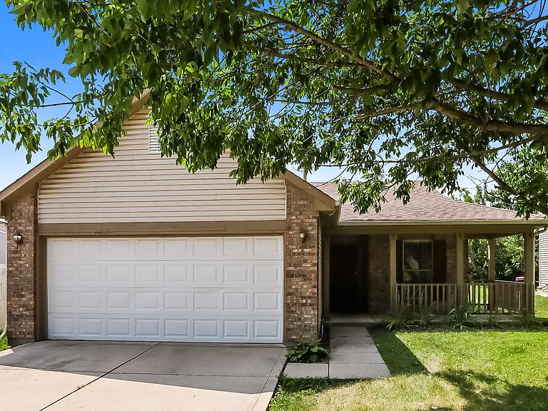 5384 Lakeside Manor Dr — Photo 1