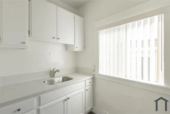 4309 S Main St #101 — Photo 6