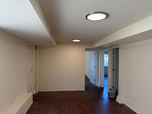 5th image of 60 Westmoor Ave