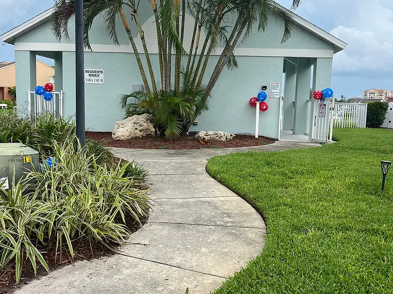 9438 Tara Cay Ct — Photo 28