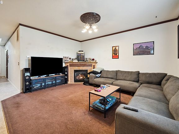 4th image of 18557 SW Ping Ct