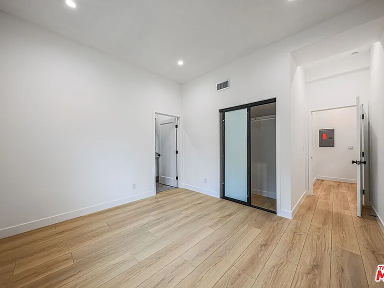 1525 S Carmelina Ave #1525 — Photo 10