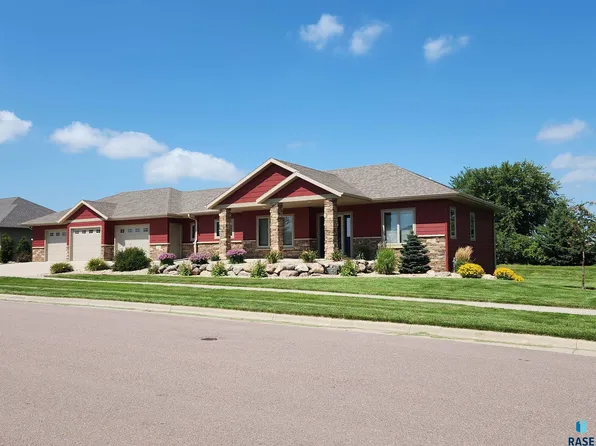 908 Tee Off Trl, Dell Rapids, SD 57022