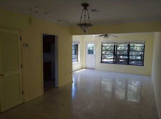 555 W 49th St, Miami Beach, FL 33140