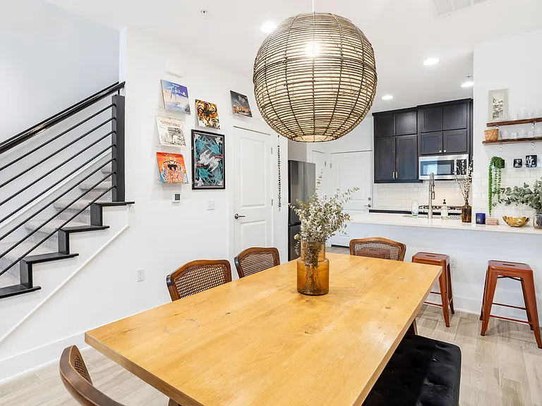 2517 Simond Ave #C — Photo 4