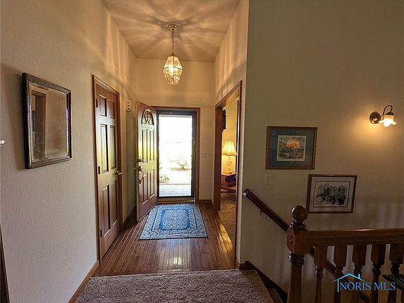 5th image of 595 Bradford Ct