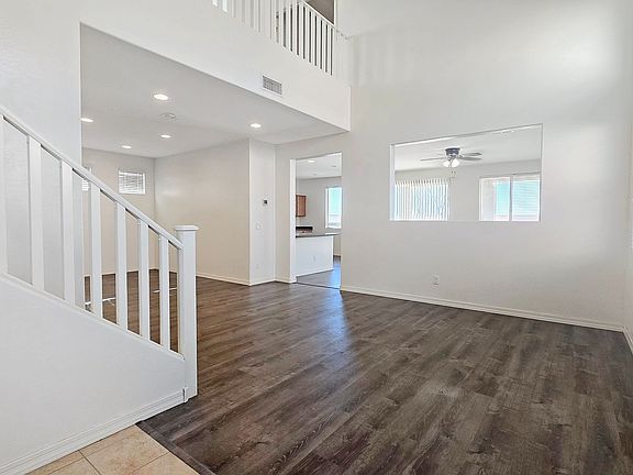 4th image of 1006 S 202nd Ln