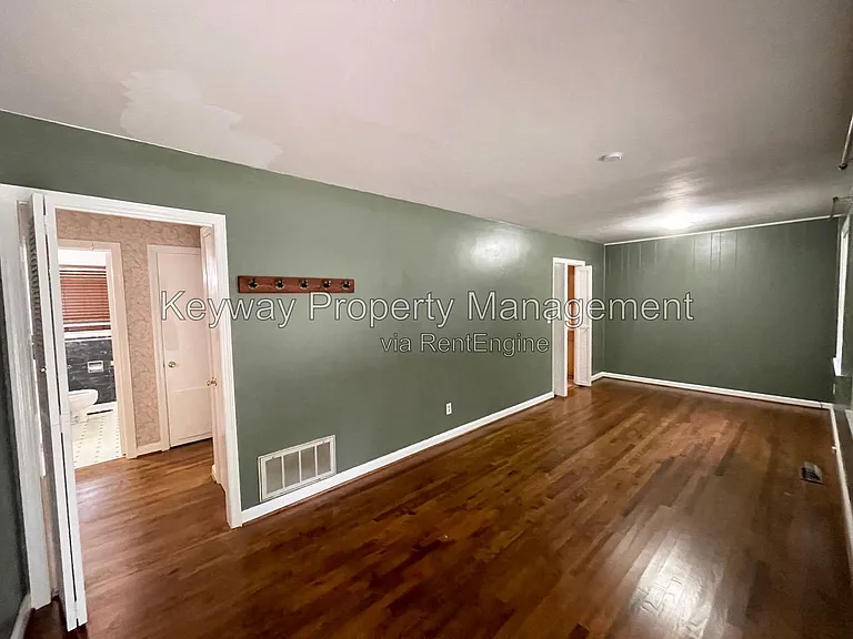 3401 Old Louisville Rd — Photo 2