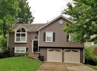 1401 Allendale Dr, Greenwood, MO 64034