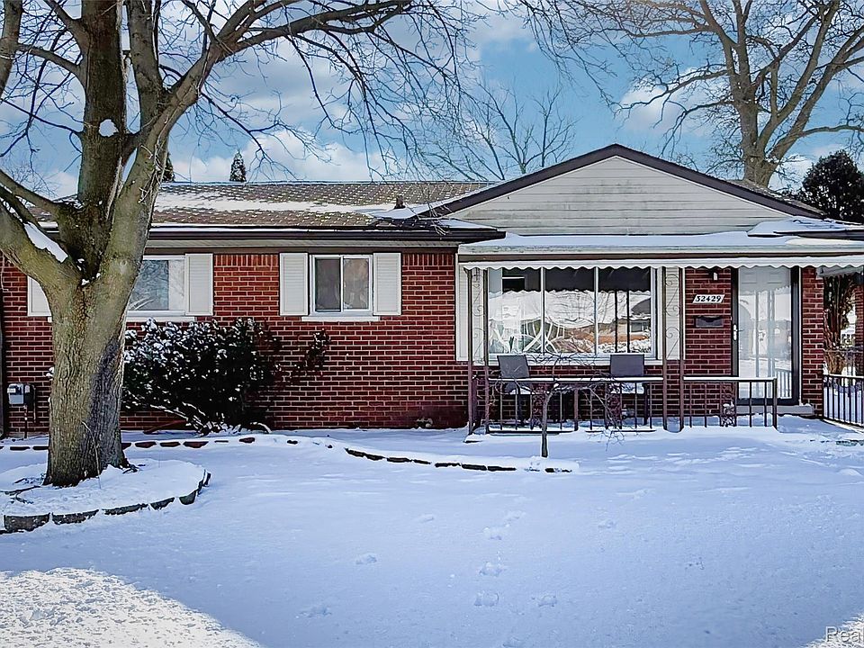 1st image of 32429 Hazelwood St