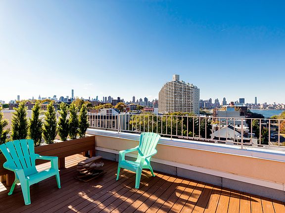 5th image of 18-10 Astoria Park S #3R