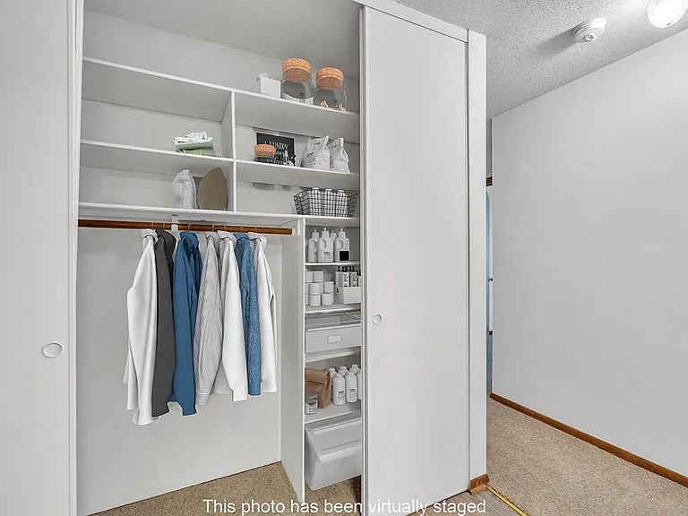 Heritage Manor Apartments — Photo 9
