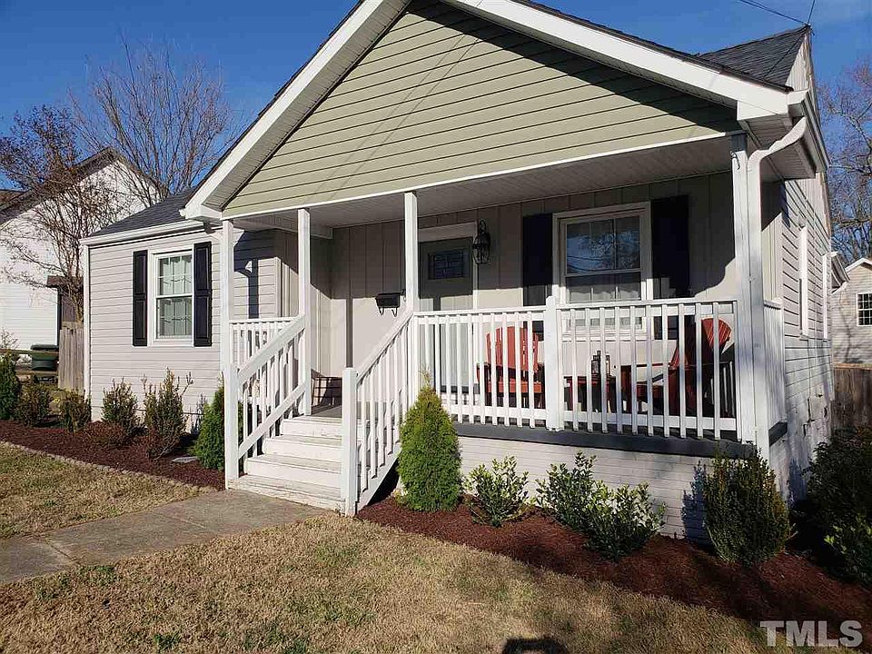 1st image of 702 Colleton Rd