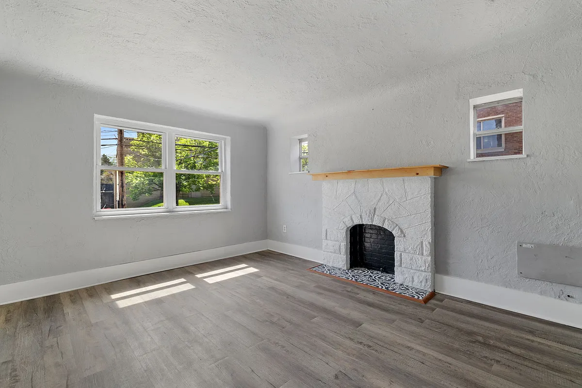 Building Photo - 270 Beverly Rd #4