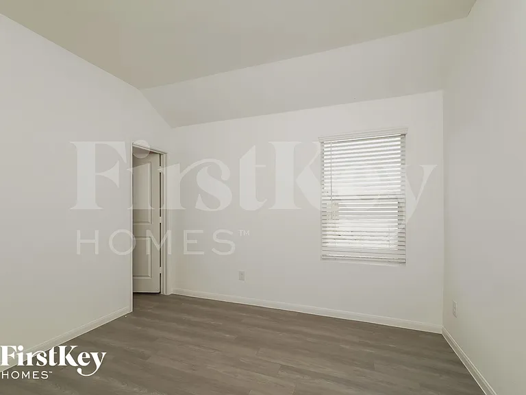 13003 Rosemary Cv — Photo 12