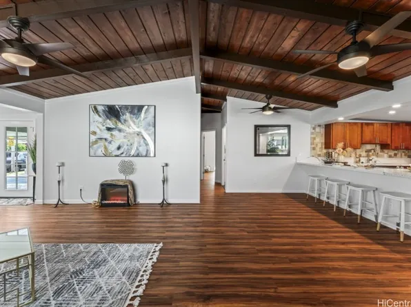 2205 Apoepoe St, Pearl City, HI 96782