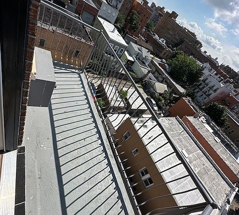 3rd image of 2735 21st St APT 6C