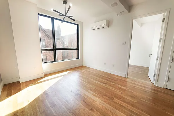 Rented by Manhattan Management LLC | media 6