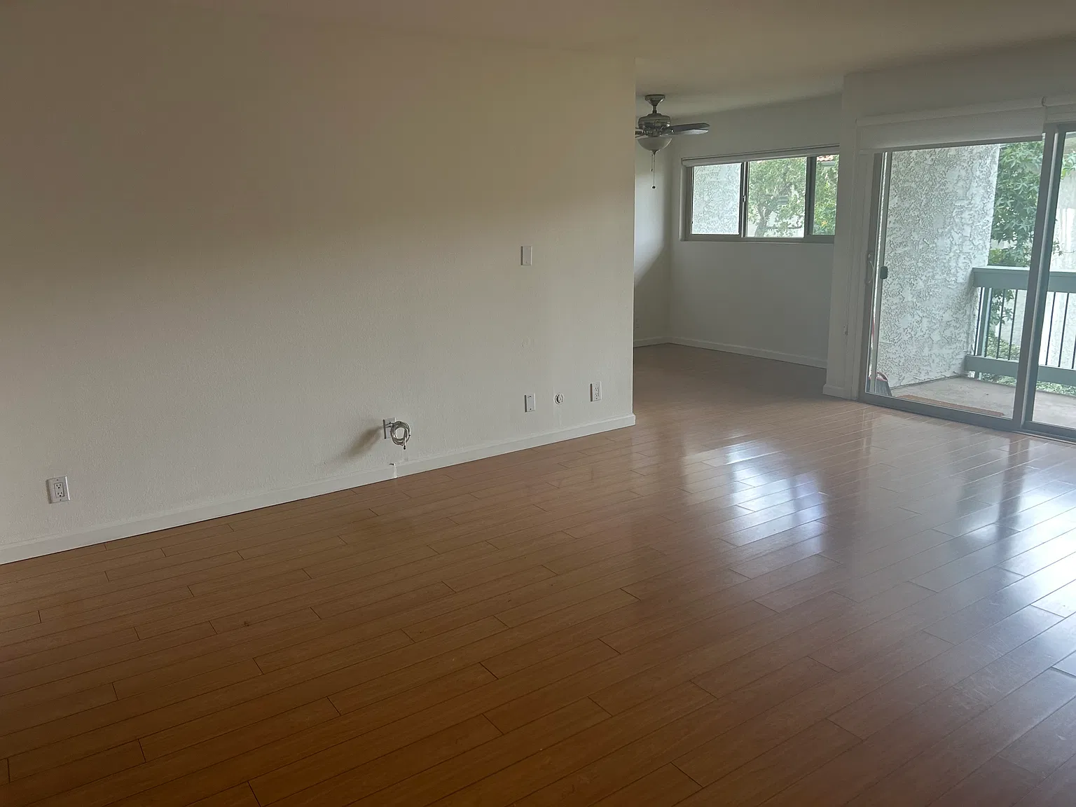 2 bed, 1054 sqft, $3,000 — Photo 3