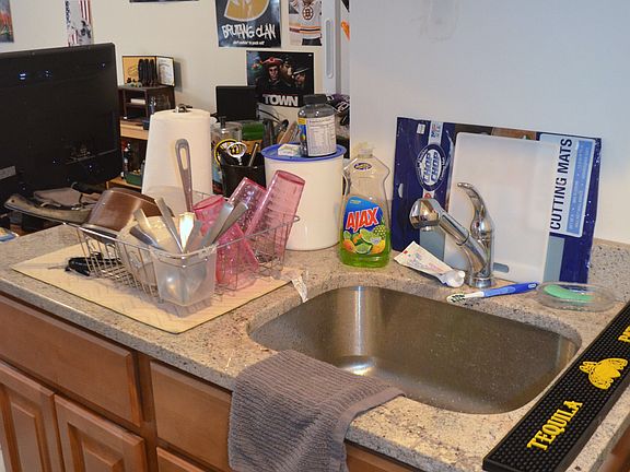 4th image of 1050 Hancock St APT C8